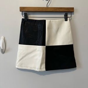 Pretty Little Thing checkered mini skirt